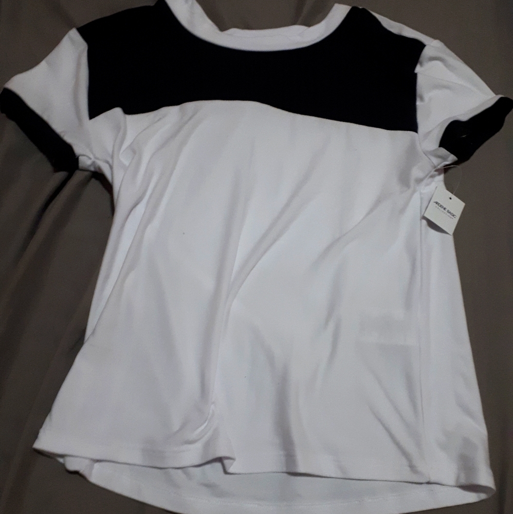 Brand New With Tags Ardene T-shirt